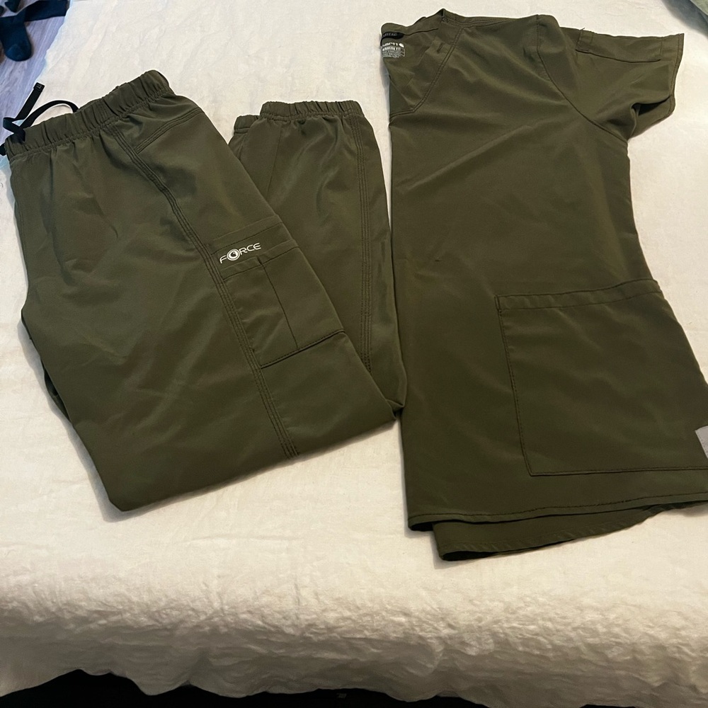 Carhartt Force womens scrub set